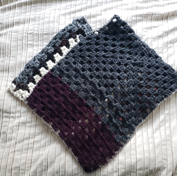 Autumn Colors Poncho - Picture 5 of 8